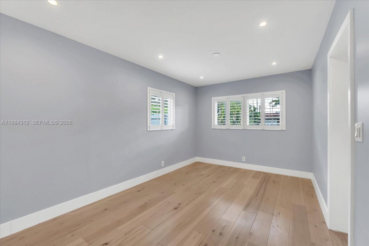 10330 SW 51st St , Miami, FL 33165 Photo