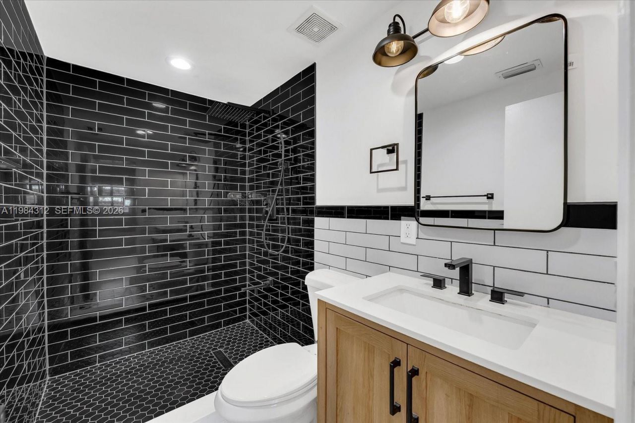 10330 SW 51st St , Miami, FL 33165 Photo