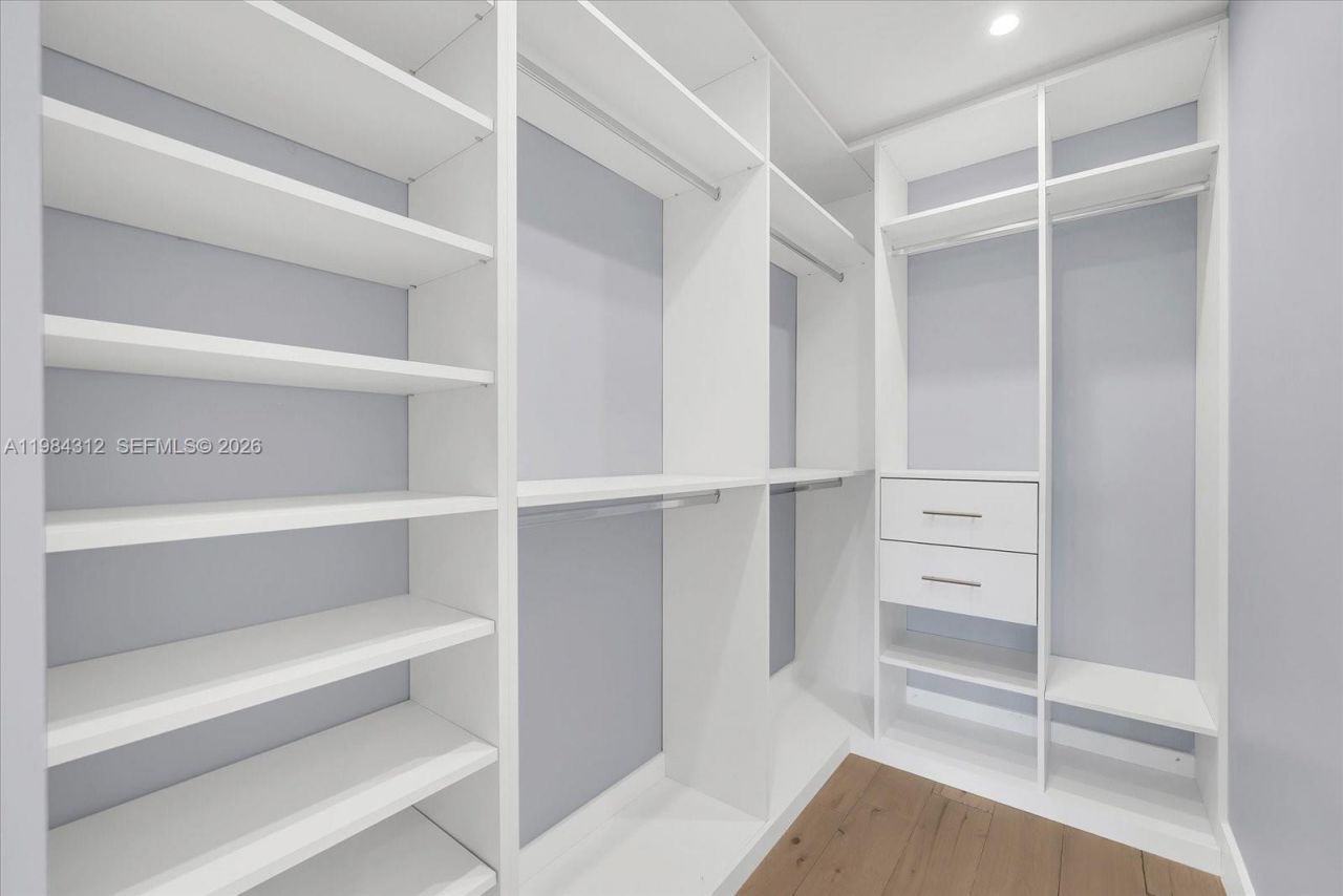 10330 SW 51st St , Miami, FL 33165 Photo