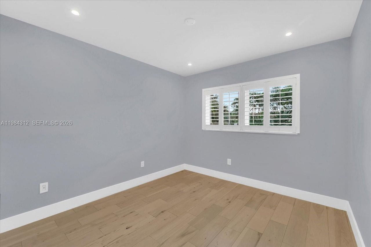 10330 SW 51st St , Miami, FL 33165 Photo