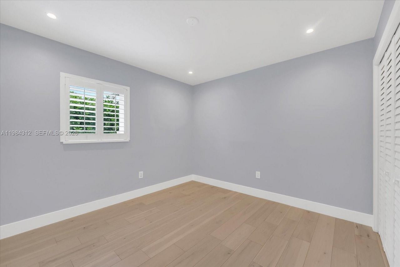 10330 SW 51st St , Miami, FL 33165 Photo