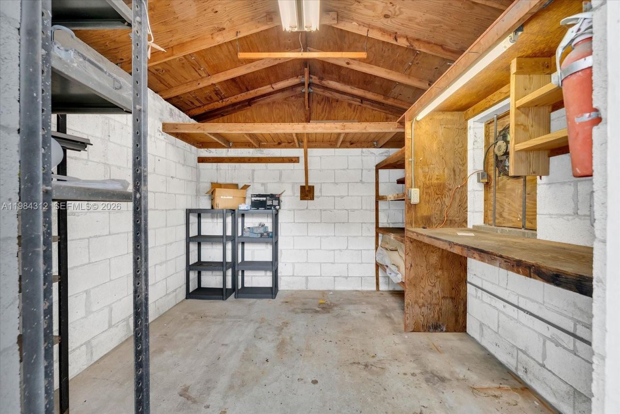 10330 SW 51st St , Miami, FL 33165 Photo