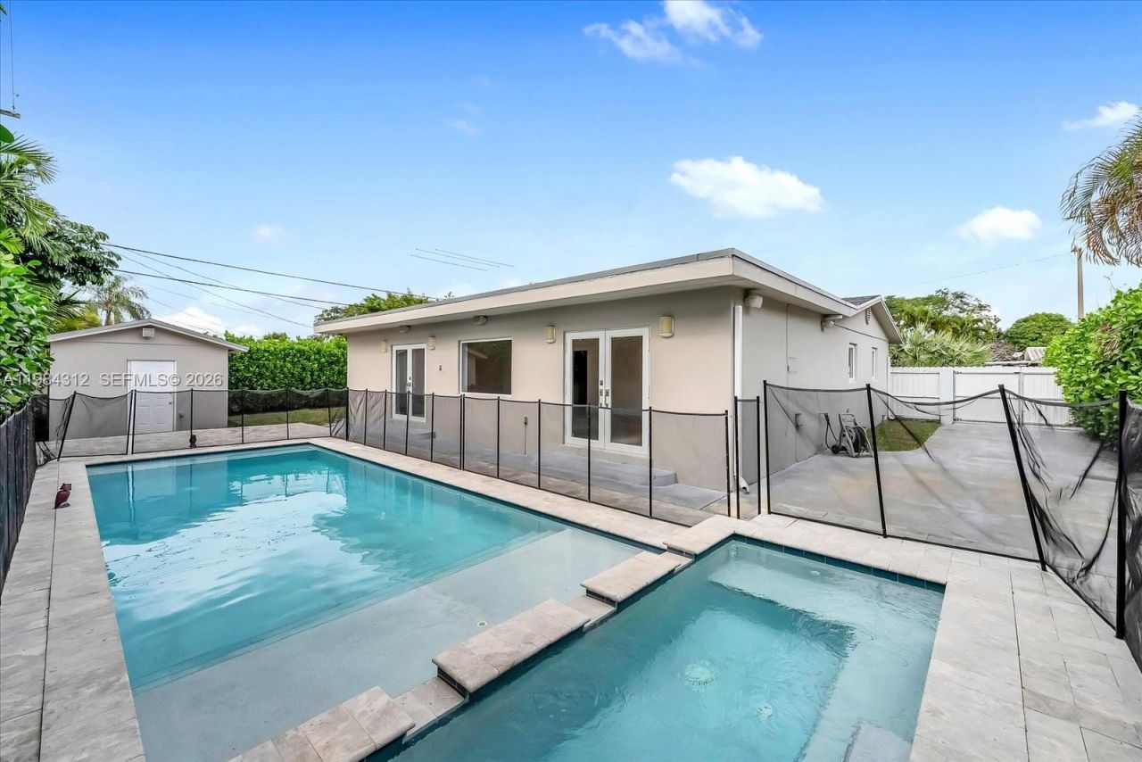 10330 SW 51st St , Miami, FL 33165 Photo