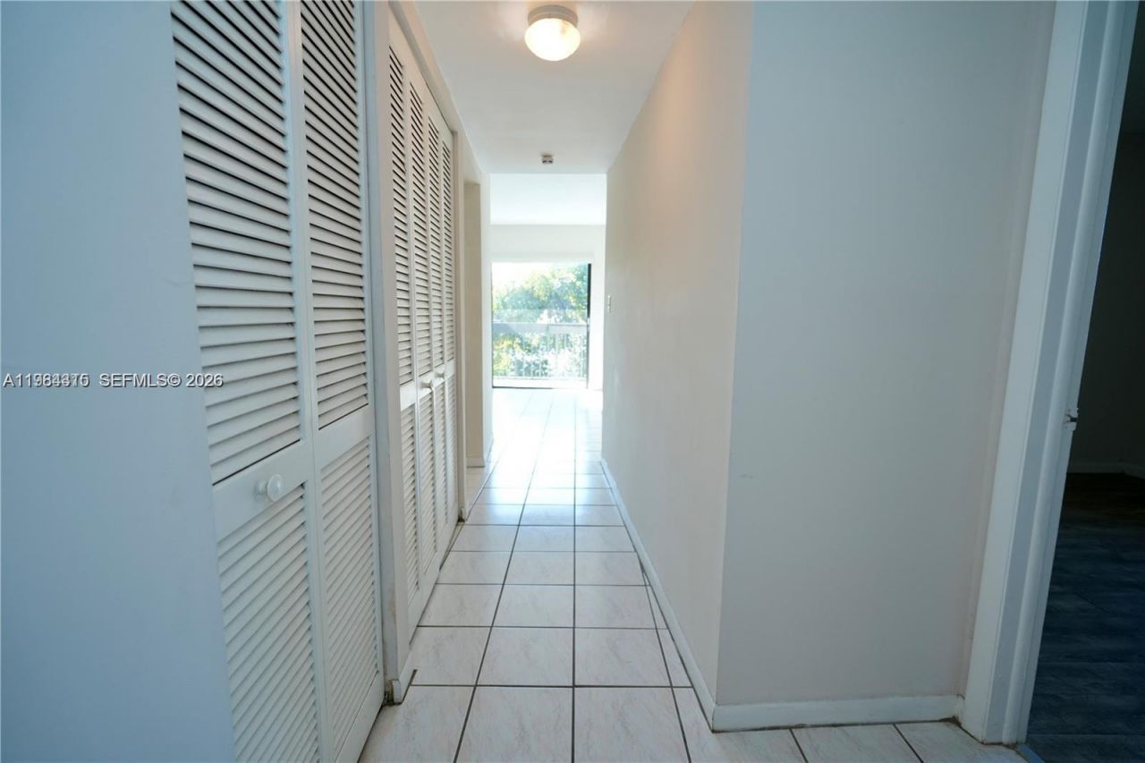 5201 Orduna Dr, Unit 12, Coral Gables, FL 33146 Photo