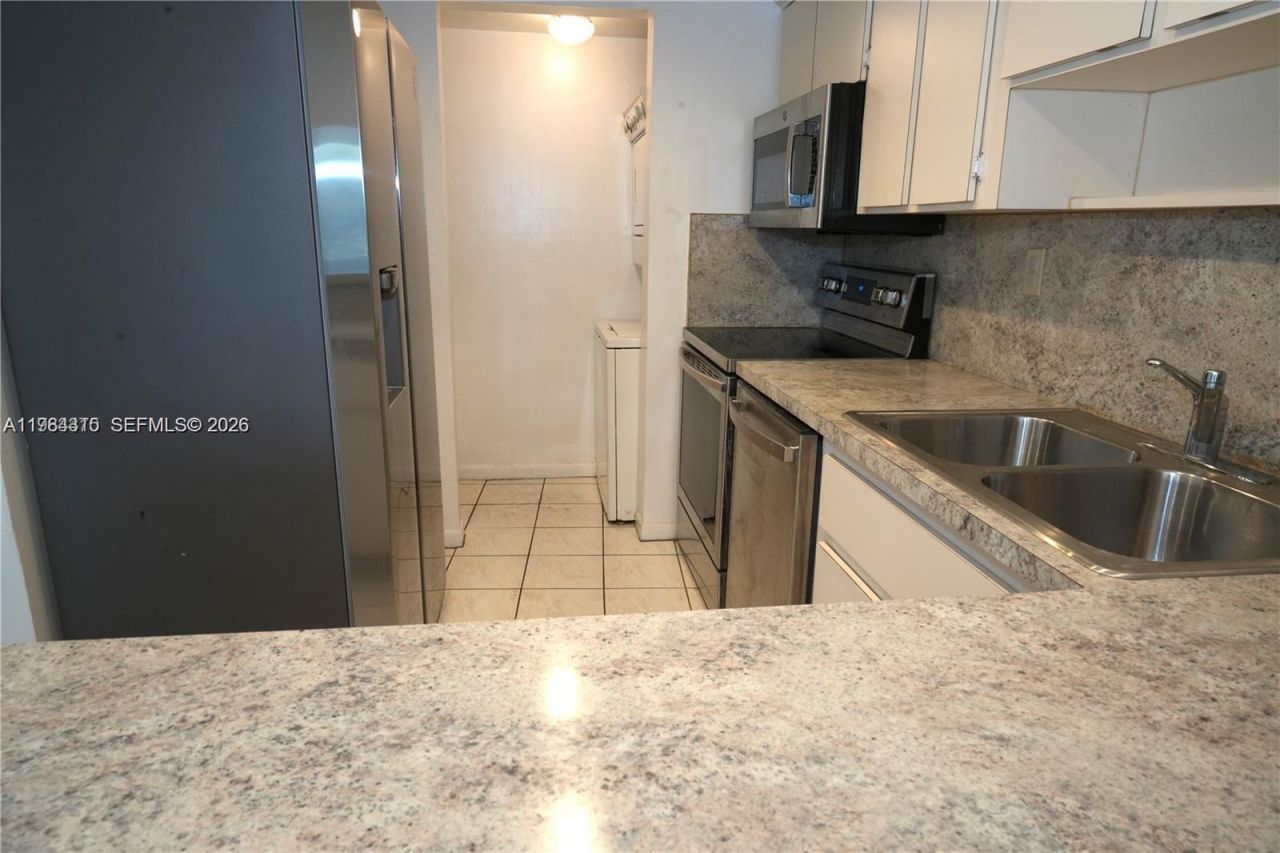 5201 Orduna Dr, Unit 12, Coral Gables, FL 33146 Photo