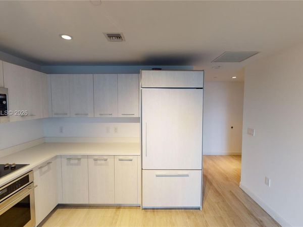 55 SW 9th St, Unit 2010, Miami, FL 33130