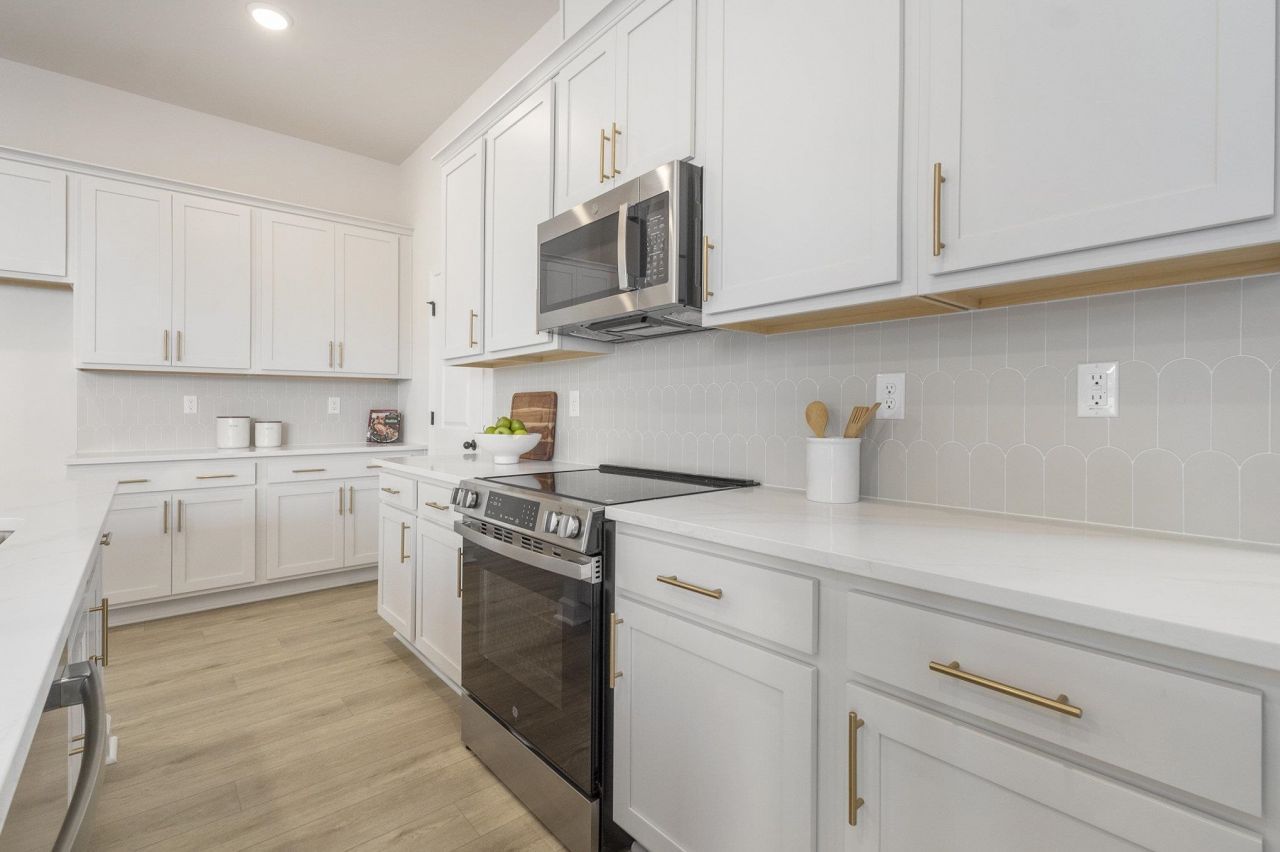 1000 Triton Ave. Photo 12