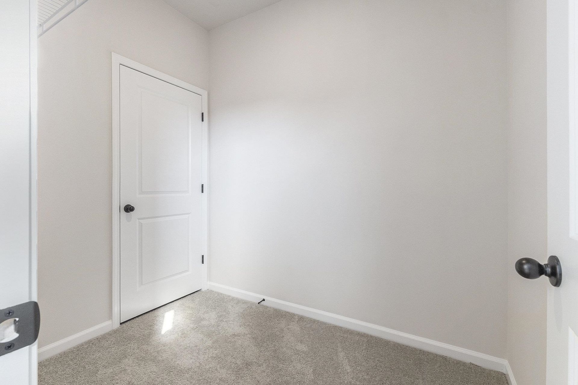 1000 Triton Ave. Photo 37