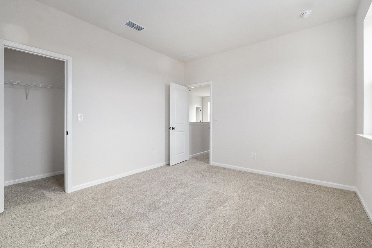 1000 Triton Ave. Photo 38