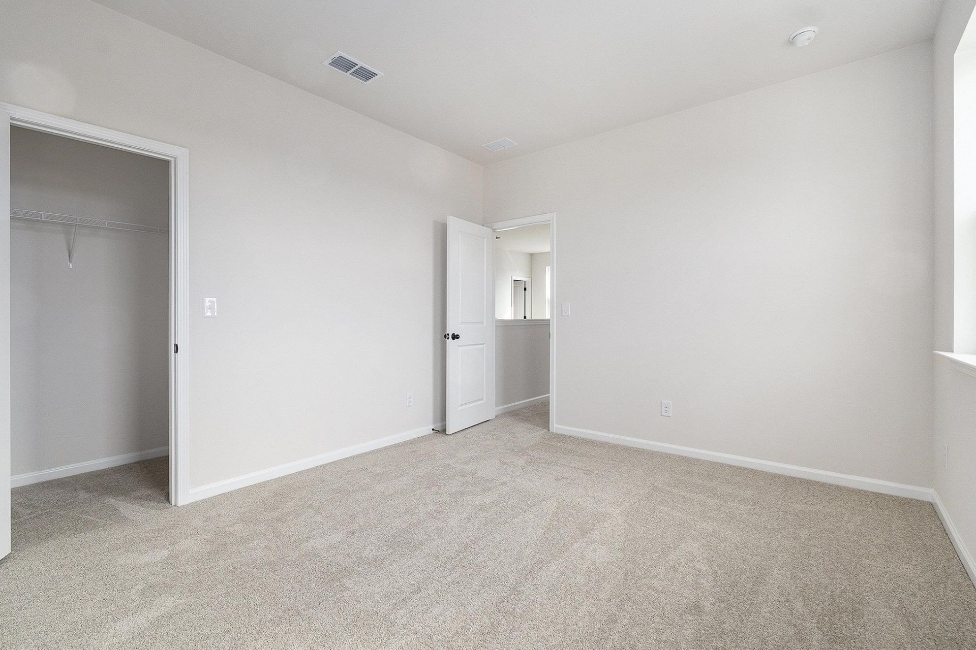 1000 Triton Ave. Photo 42