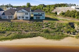 1000 Triton Ave. photo 4