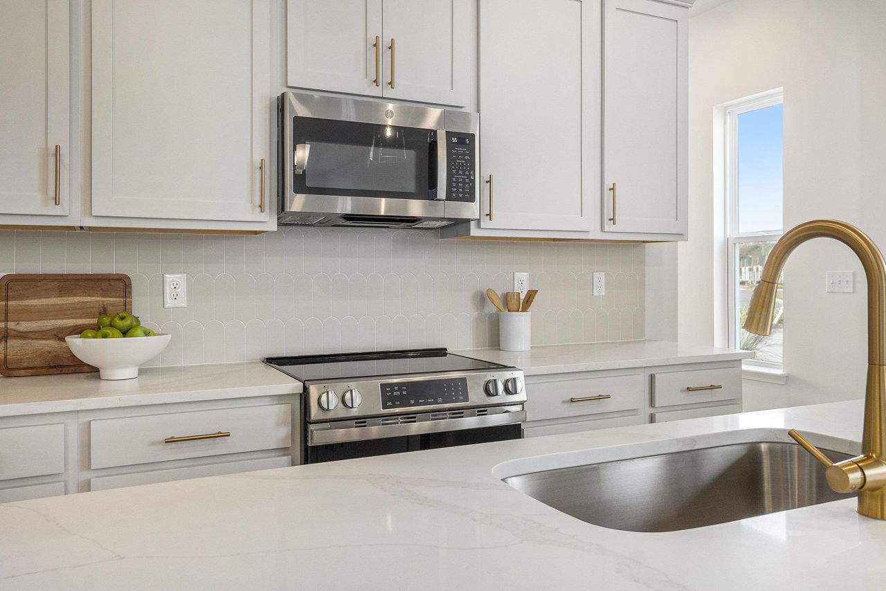 1000 Triton Ave. Photo 9