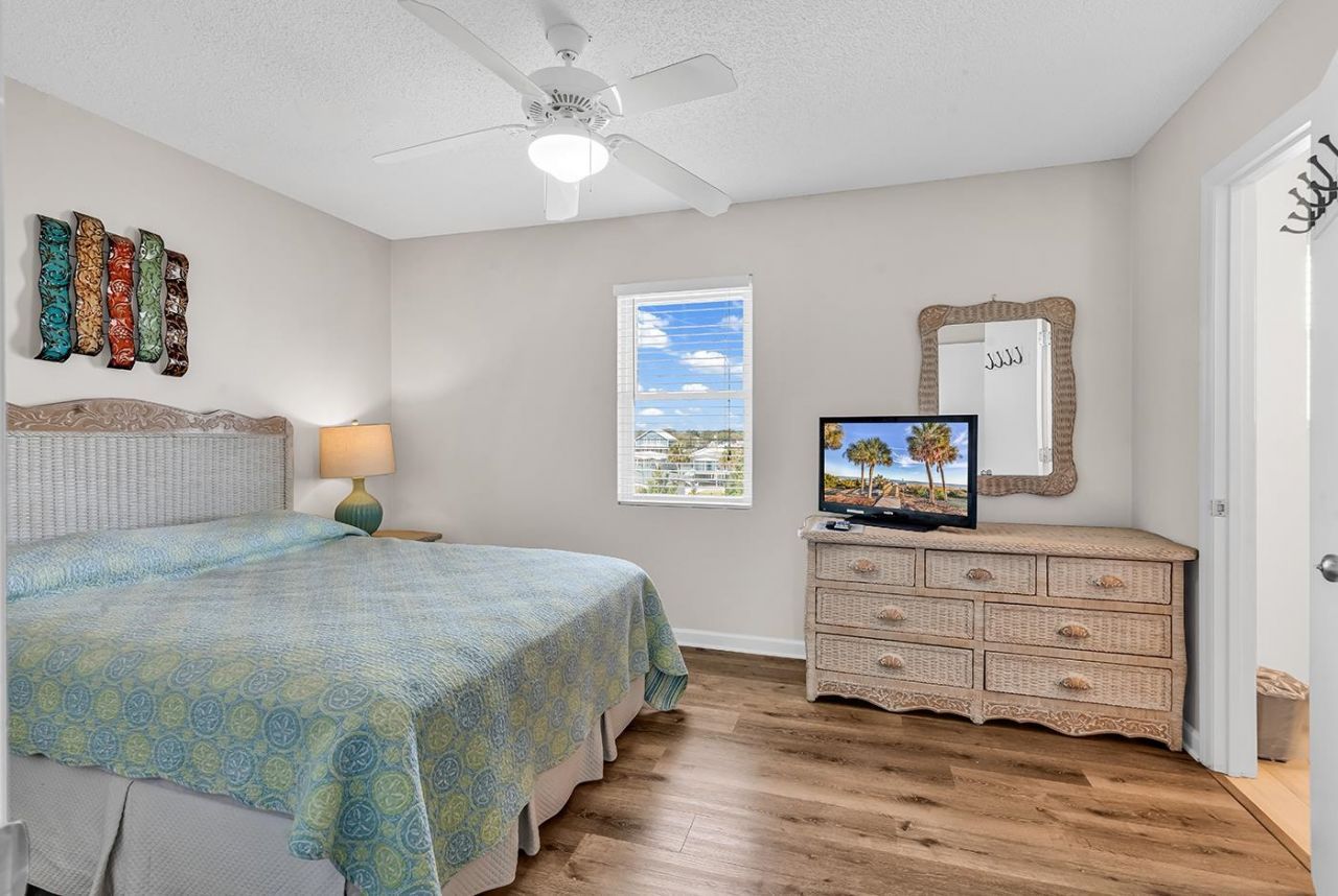 306 S Waccamaw Dr. Photo 24