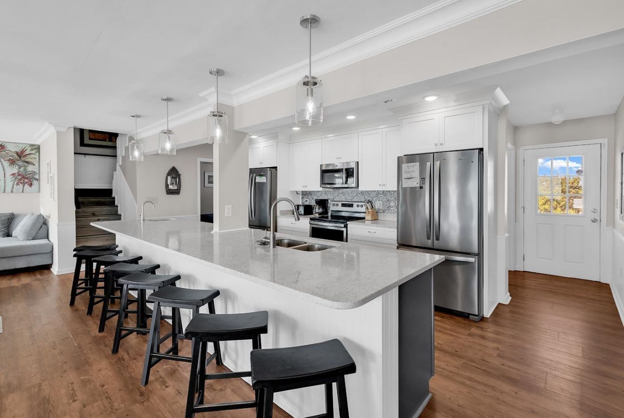 306 S Waccamaw Dr. Photo 5