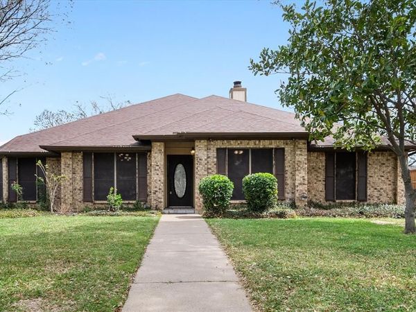 1014 Kingston Drive, Mansfield, TX 76063