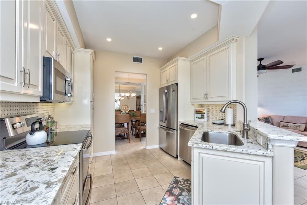 2190 Arielle Dr, Unit 902, Naples, FL 34109 Photo
