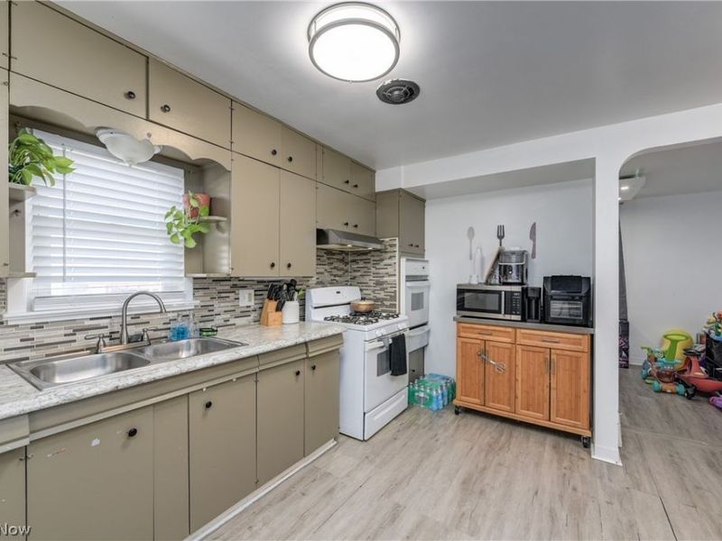 1402 E 185th Street, Cleveland, OH 44110 Photo 16