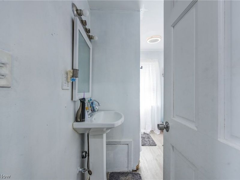 1402 E 185th Street, Cleveland, OH 44110 Photo 23