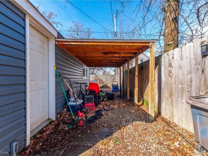 1402 E 185th Street, Cleveland, OH 44110 Photo 3