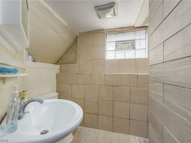 1402 E 185th Street, Cleveland, OH 44110 Photo 34