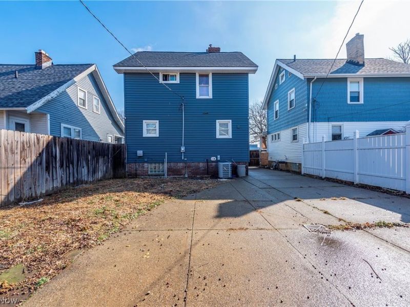 1402 E 185th Street, Cleveland, OH 44110 Photo 4