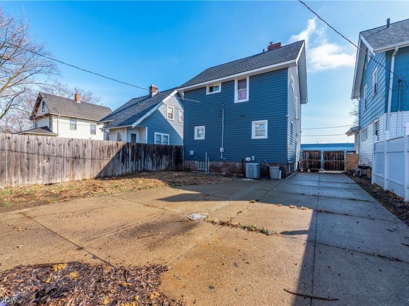 1402 E 185th Street, Cleveland, OH 44110 Photo 5
