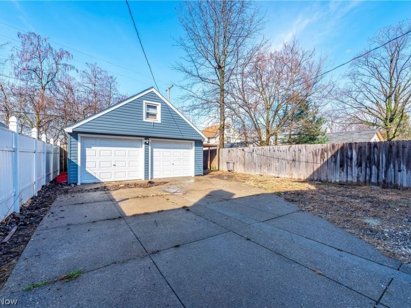 1402 E 185th Street, Cleveland, OH 44110 Photo 8