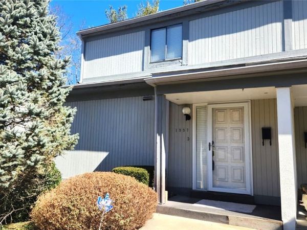 1557 Pinehurst, Pittsburgh, PA 15241