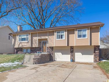 2920 Leawood Drive, Bellevue, NE 68123