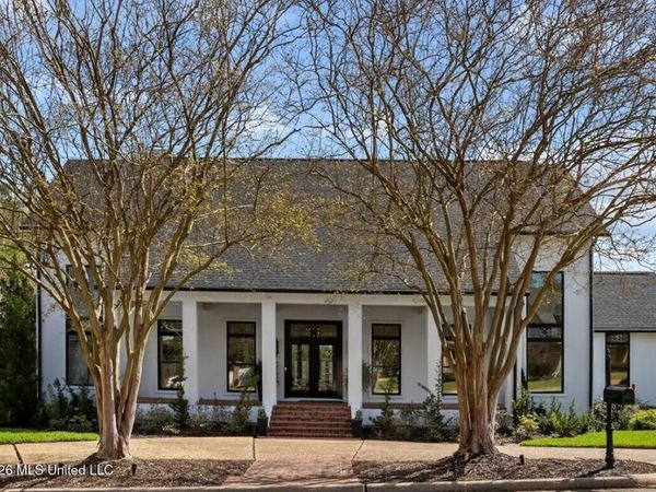 9 Glen Eagles Drive, Jackson, MS 39211