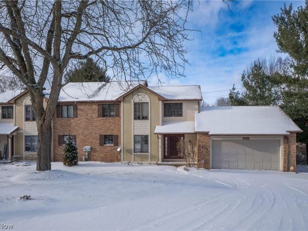 4839 Pond Drive NW, North Canton, OH 44720