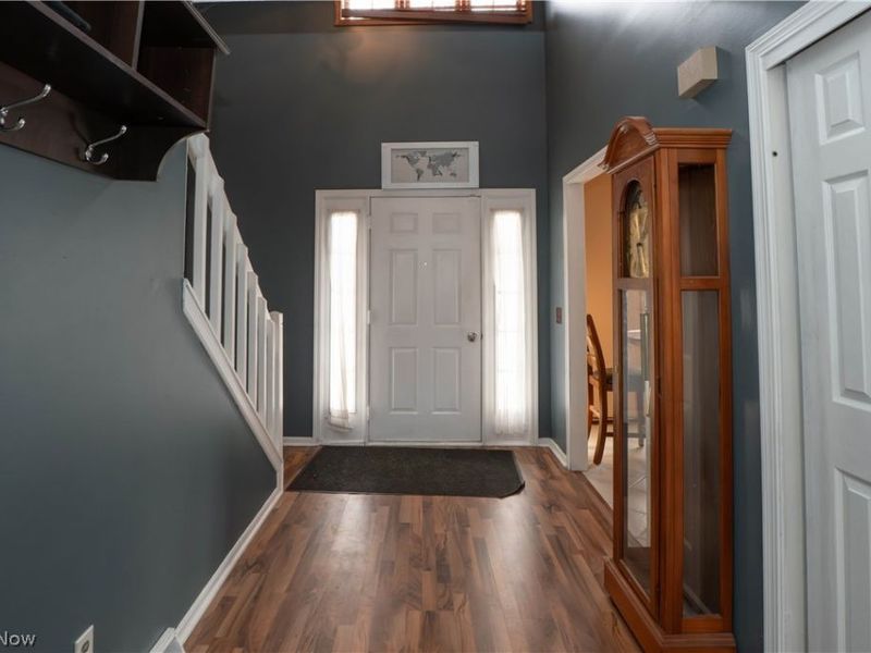 4839 Pond Drive NW, North Canton, OH 44720 Photo 2