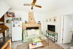 24 Bee Street photo 4