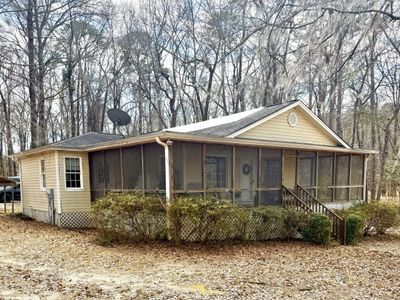 648 Stumphole Road, Elloree, SC 29047