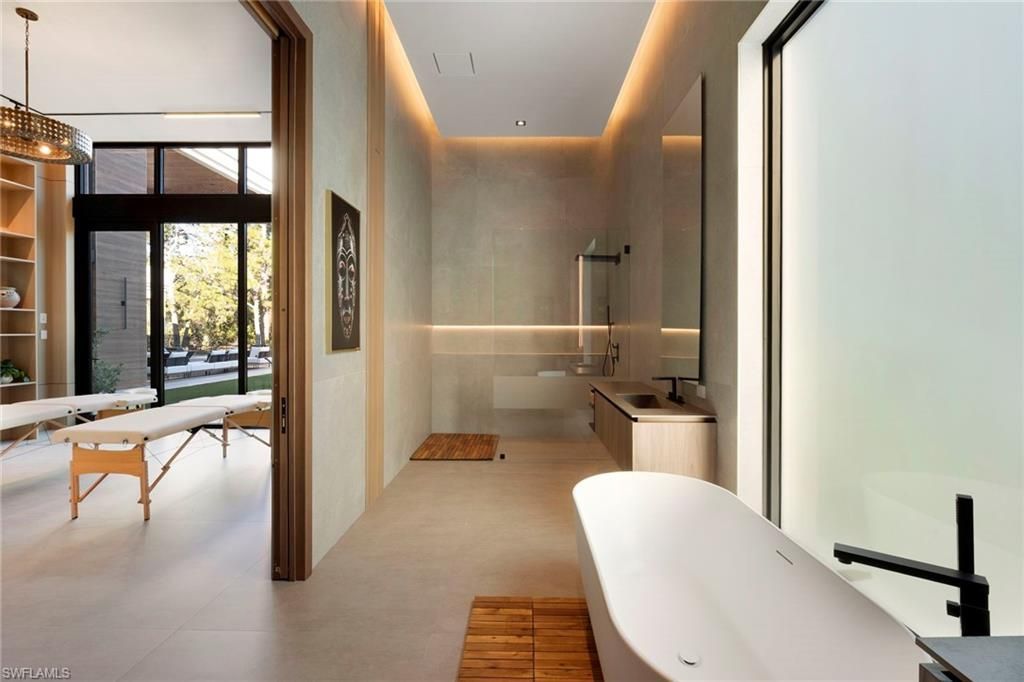 6616 Trail Blvd , Naples, FL 34108 Photo