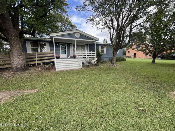 121 Bryan Road , Knott's Island, NC 27950