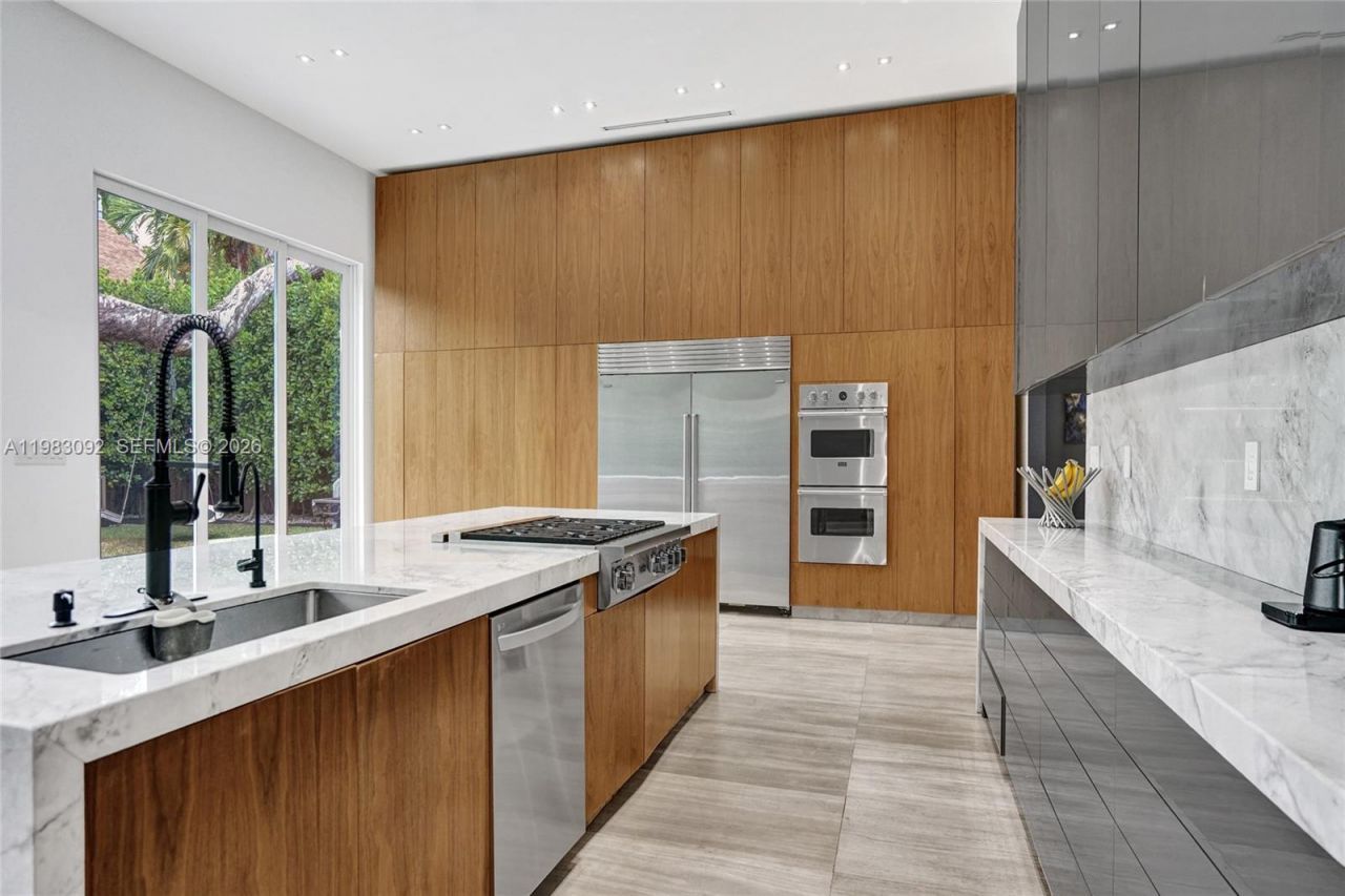 19914 NE 19th Ct, Miami, FL 33179 Photo