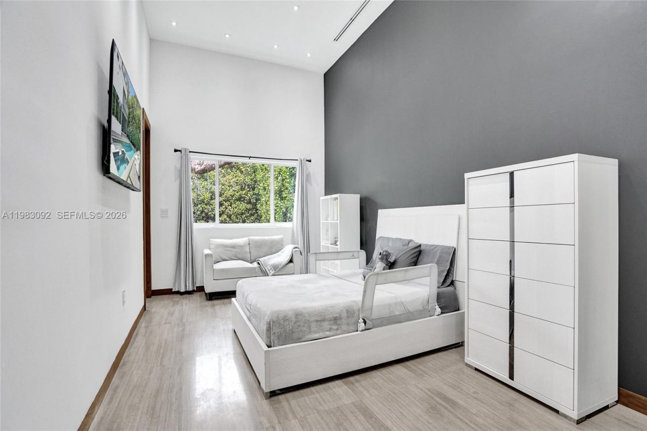 19914 NE 19th Ct, Miami, FL 33179 Photo