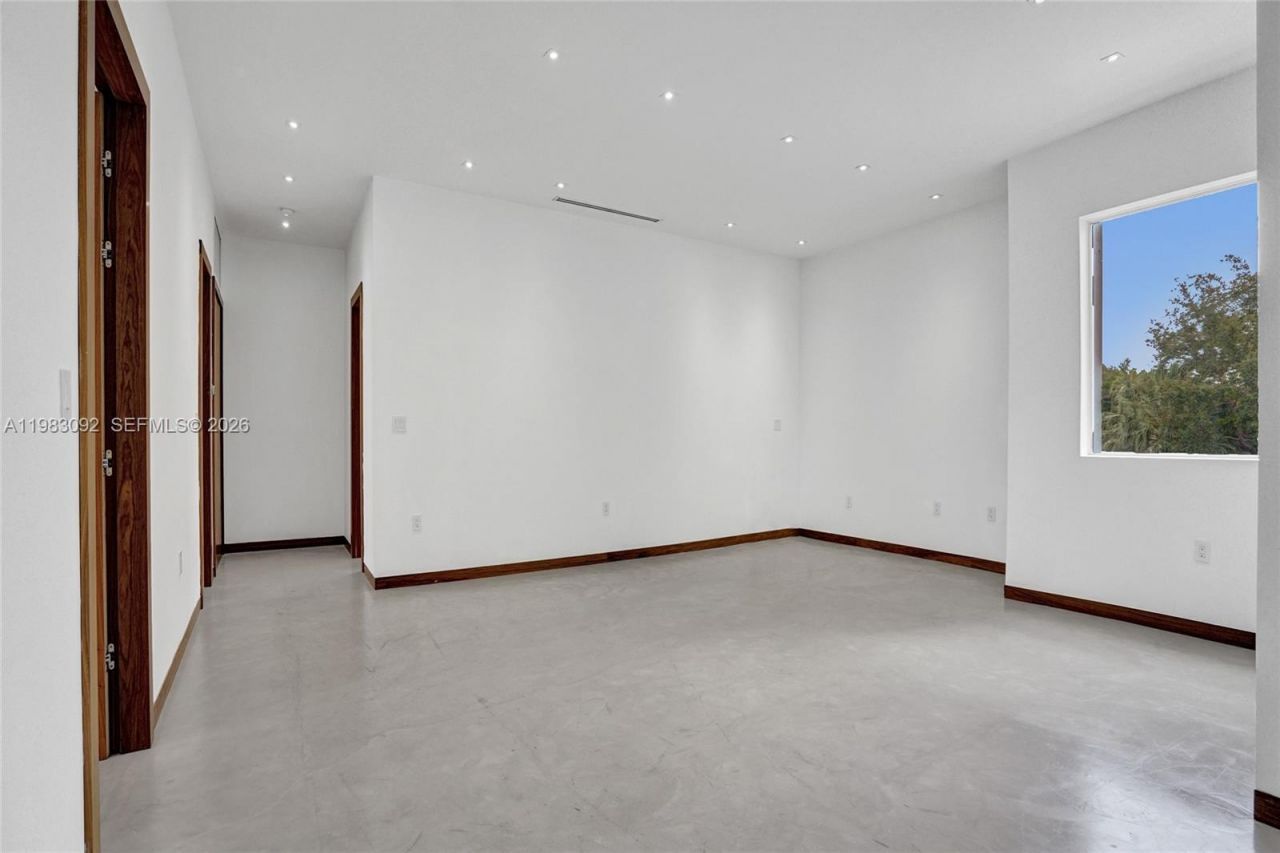 19914 NE 19th Ct , Miami, FL 33179 Photo