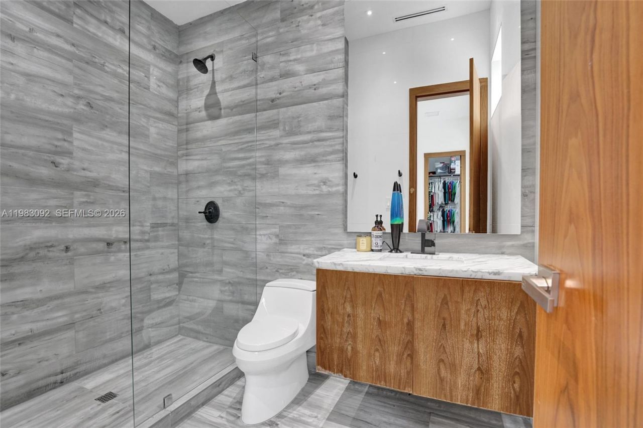 19914 NE 19th Ct, Miami, FL 33179 Photo