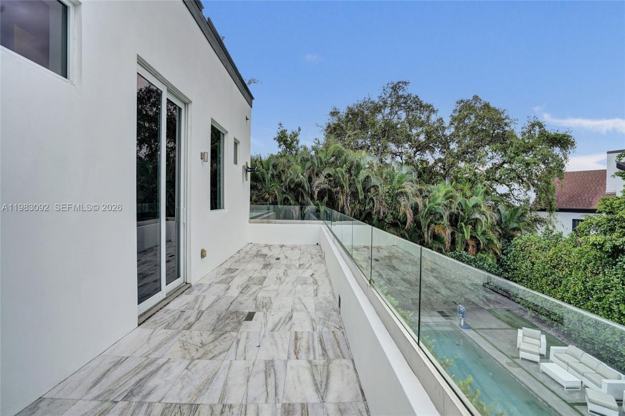 19914 NE 19th Ct , Miami, FL 33179 Photo