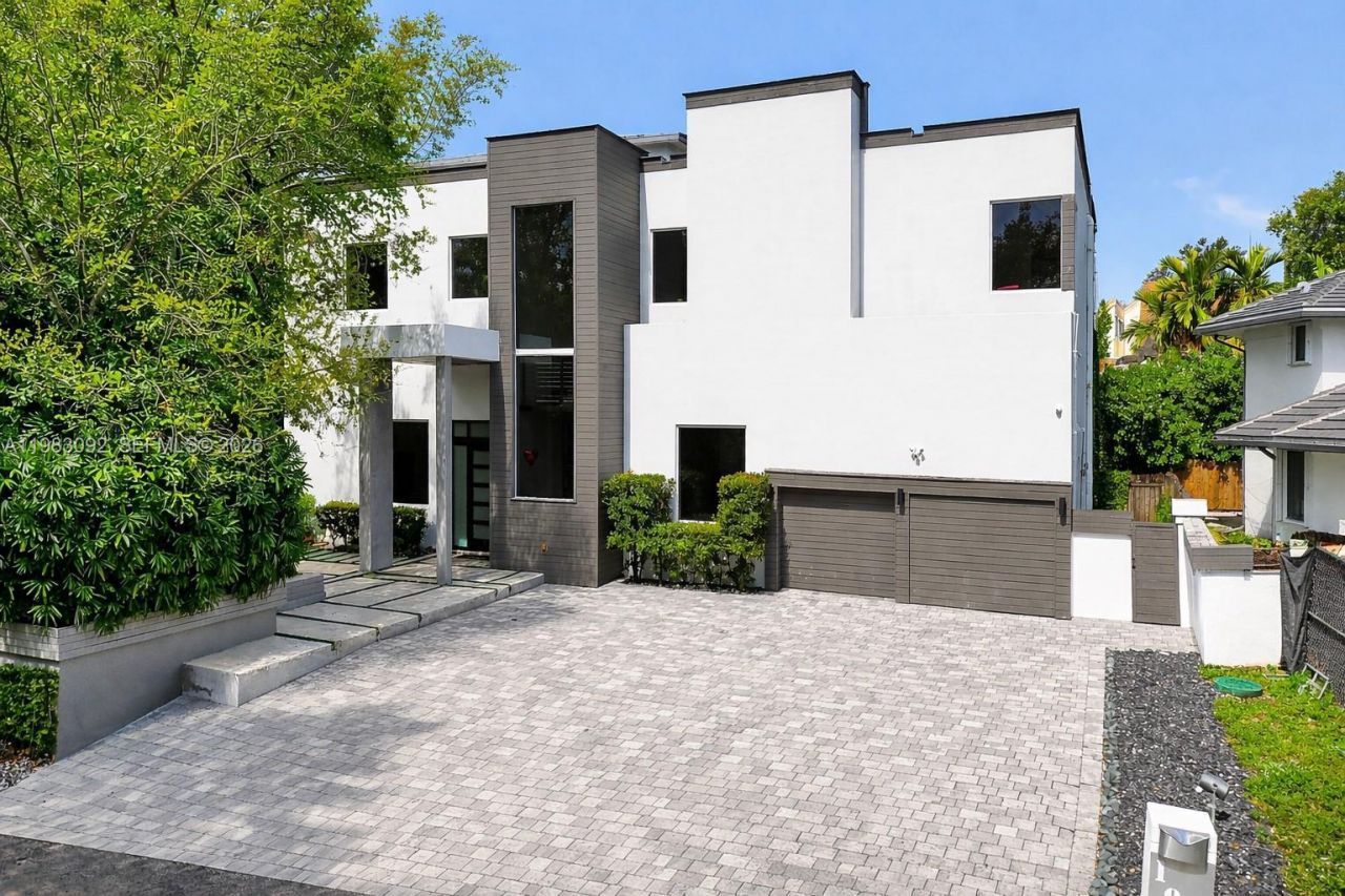 19914 NE 19th Ct , Miami, FL 33179 Photo