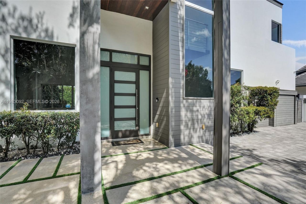 19914 NE 19th Ct , Miami, FL 33179 Photo