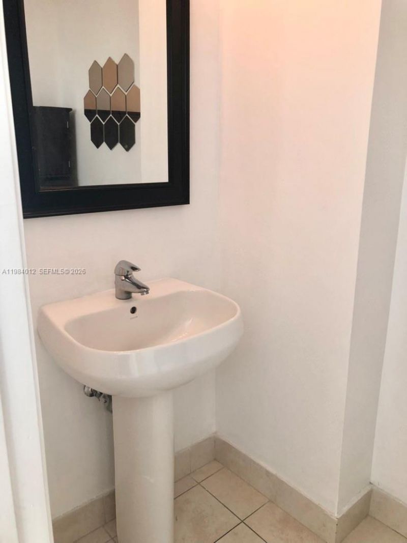 1900 N Bayshore Dr, Unit 1619, Miami, FL 33132 Photo