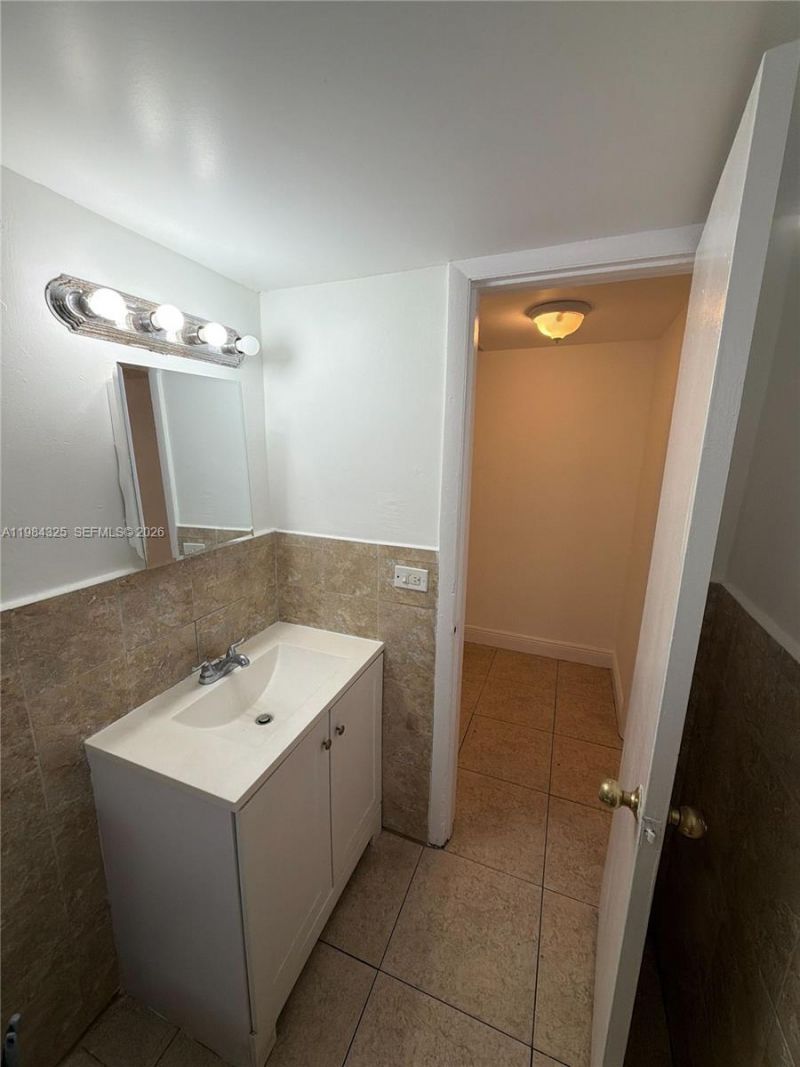 1621 NW 16th Ave, Unit 1, Miami, FL 33125 Photo