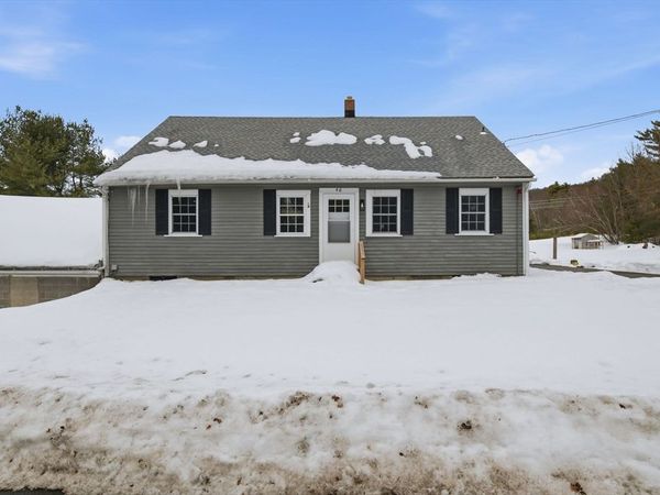 46 Smith St, Palmer, MA 01069