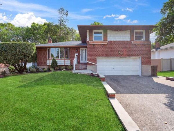 72 Winthrop Road , Plainview, NY 11803