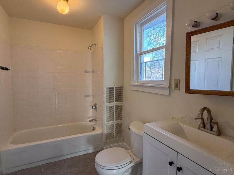 1606 Brewster Avenue, Cincinnati, OH 45207 Photo 13