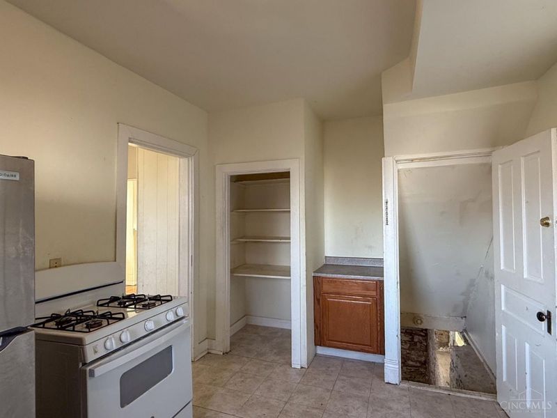 1606 Brewster Avenue, Cincinnati, OH 45207 Photo 18