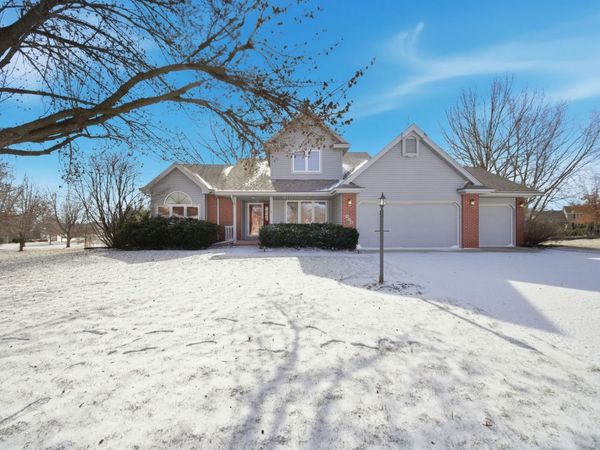 906 NE Barrington Court, Ankeny, IA 50021